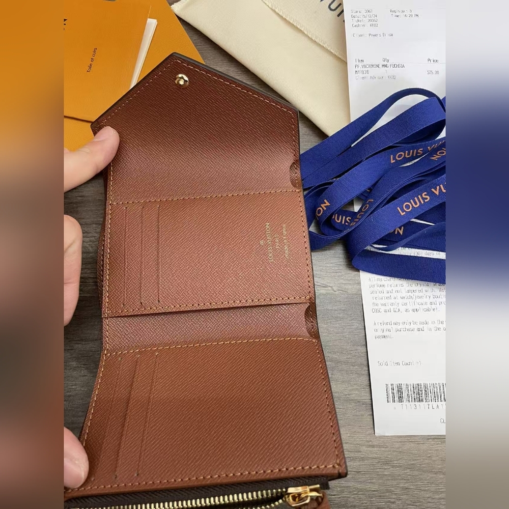 Louis Vuitton Victorine Wallet - Picture 6 of 16